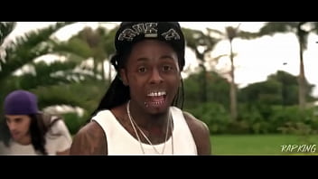 Baise au bord dans la piscine