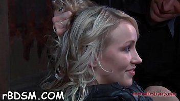 Minx spreads her legs and masturbates