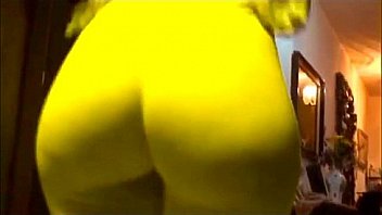 Sexy yoga pants hot mom