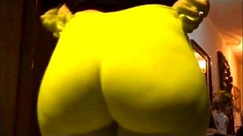 Sexy yoga pants hot mom