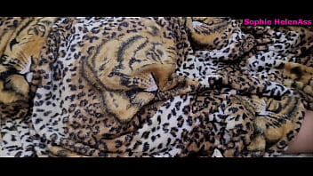 Madrasta rabuda deita no meu quarto eu não resisti e fodi ela