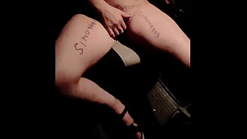 Mi masturbo in pubblico