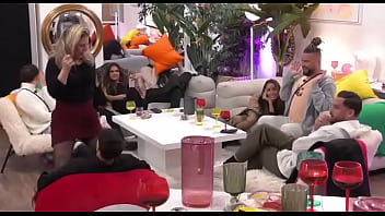 Qui sera le prochain à jouir de ma fameuse lap dance