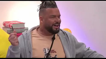 Qui sera le prochain à jouir de ma fameuse lap dance