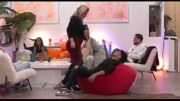 Qui sera le prochain à jouir de ma fameuse lap dance