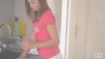 Vibrator for lunch newcomer serves up her shaved pussy