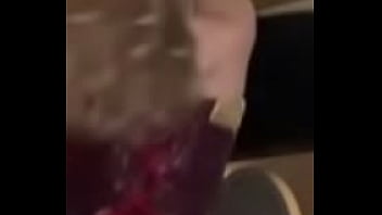 Tik toker putita moviendo las ricas nalgas en mini falda azul