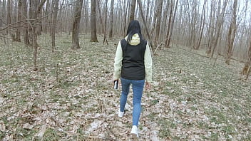 Stranger in the woods gets to suck dick