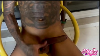 O safado tomou azulsinho pra aguenyar mais tempo a puta sofreu na rola