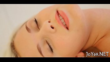 Solo beauty prefers some softcore