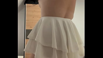 Petite salope en chaleur pour voir une bonne chienne bien chaude est accédez a