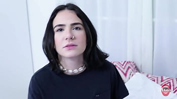 Preenchendo a boca da minha meia irmã com minha rola