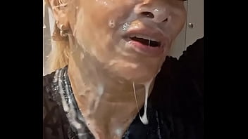 Os safados casados me fizeram isso mas não quiseram mostrar nem os cacetes esperando outros safados com muita porra pra novas gozadas na minha boca cara