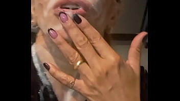 Os safados casados me fizeram isso mas não quiseram mostrar nem os cacetes esperando outros safados com muita porra pra novas gozadas na minha boca cara