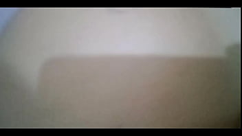 Vim visitar meu pai mais ele não está e minha madrasta ruiva safada me deu uma brecha com certeza ela quer fazer um boquete e sentar no rola dura