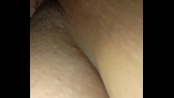 Mi maestra colombiana chupa mi verga hasta obtener un dulce orgasmo