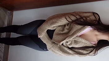 Haciendo el amor con una chica inocente de mi clase tetas pequeñas culo grande