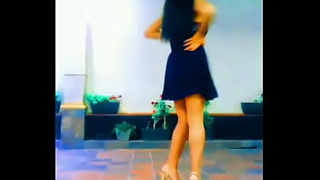 Bailando frente a mi cámara por el celular