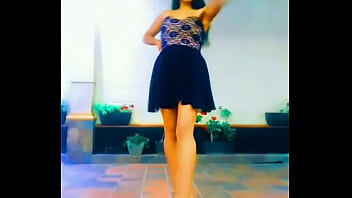 Bailando frente a mi cámara por el celular