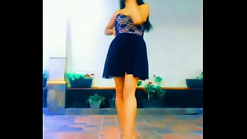 Bailando frente a mi cámara por el celular