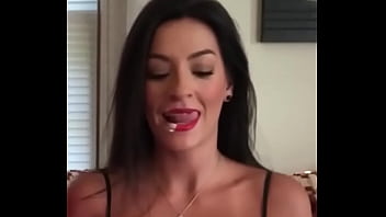 Liz la pishulita tienta a lucas