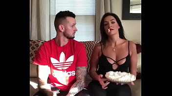 Liz la pishulita tienta a lucas