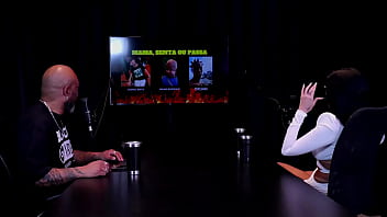 Morena safada faz um stripper mostrando seus peitos e a buceta após responder em quem mama senta ou passa leticia braga watch sheer red