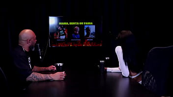 Morena Safada Faz Um Stripper Mostrando Seus Peitos E A Buceta Após Responder Em Quem Mama Senta Ou Passa Leticia Braga Watch Sheer Red thumbnail