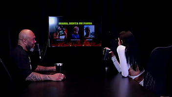 Morena safada faz um stripper mostrando seus peitos e a buceta após responder em quem mama senta ou passa leticia braga watch sheer red