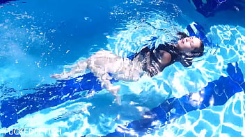 Latex body underwater jessica bunny