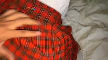 Colegiala Con Faldita Roja Bien Cortita Es Follada Por Du Mejor Amigo Video Casero Real thumbnail