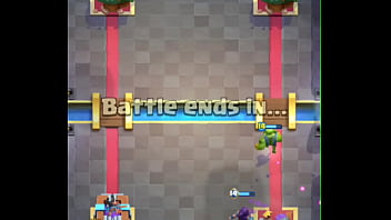 Destruindo bunda de gay no clash