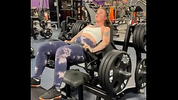 When people ask if my is a bbl but i just live in the gym & eat a lot of carbs