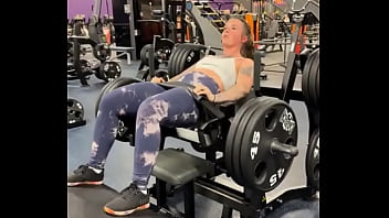 When people ask if my is a bbl but i just live in the gym & eat a lot of carbs