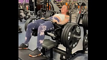 When people ask if my is a bbl but i just live in the gym & eat a lot of carbs