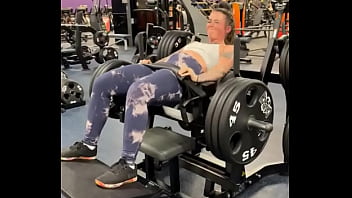 When people ask if my is a bbl but i just live in the gym & eat a lot of carbs