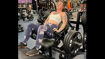 When people ask if my is a bbl but i just live in the gym & eat a lot of carbs