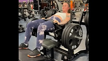 When people ask if my is a bbl but i just live in the gym & eat a lot of carbs