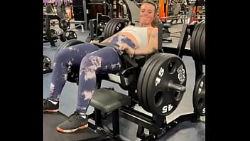 When people ask if my is a bbl but i just live in the gym & eat a lot of carbs