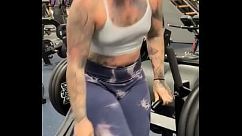 When people ask if my is a bbl but i just live in the gym & eat a lot of carbs