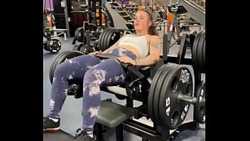 When people ask if my is a bbl but i just live in the gym & eat a lot of carbs