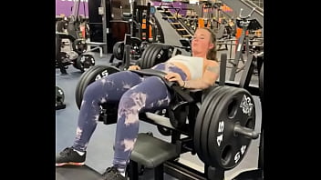 When people ask if my is a bbl but i just live in the gym & eat a lot of carbs