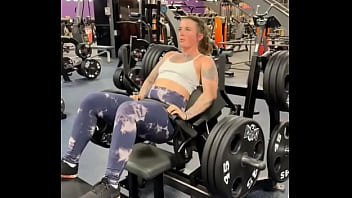 When people ask if my is a bbl but i just live in the gym & eat a lot of carbs