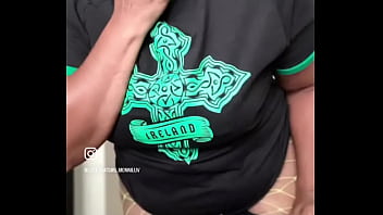 Can't help but post it don't own the right to this music but i do for that ass touch it by dvsn