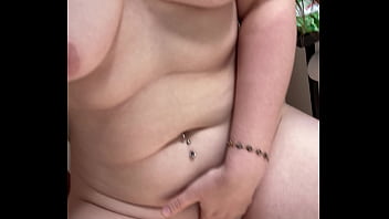 Shaved pussy golden squirt