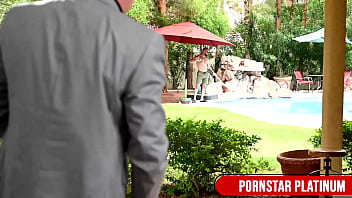 Horny babe alex coal offers up her pussy for a raw session