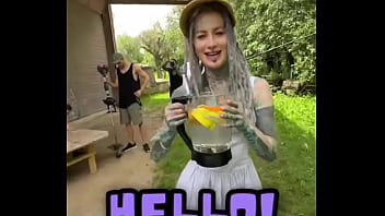 Playing the desperate housewife for some entertainment what’s your favorite fun role to play #desperatehousew