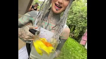 Playing the desperate housewife for some entertainment what’s your favorite fun role to play #desperatehousew