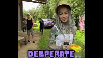 Playing the desperate housewife for some entertainment what’s your favorite fun role to play #desperatehousew