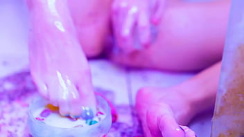 Bia roman gets her sexy feet all messy